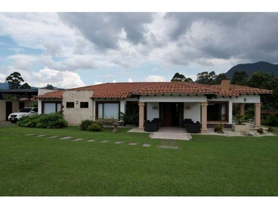 Casa de campo de alto standing de 2500 m2 en venta La Ceja, Departamento de Antioquia