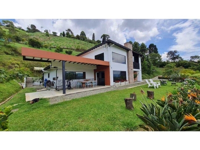 Casa de campo de alto standing de 6400 m2 en venta La Estrella, Departamento de Antioquia