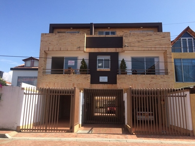 Casa de tres niveles 176 M2 en Cota Cundinamaraca ( Centro)