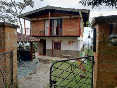 Casa en Arriendo en Santa Elena, Medellín, Antioquia