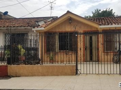 Vendo Casa en Barrio Pampalinda
