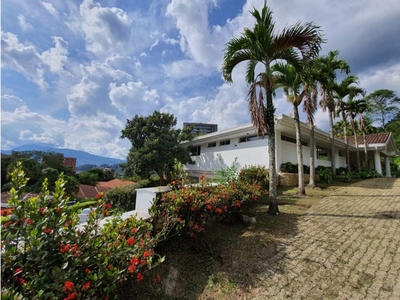 Vivienda exclusiva de 1549 m2 en venta Medellín, Colombia