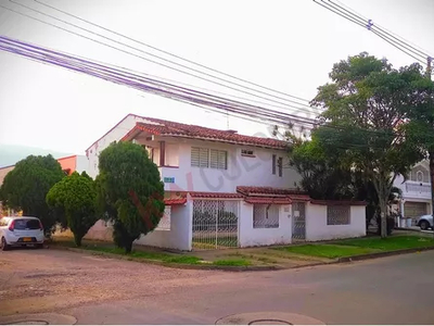 Venta Casa Esquinera, Barrio Pampalinda. Zona Sur, Cali