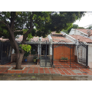 Venta Casa Comercial Para Area De Salud En Sector Santa Rita